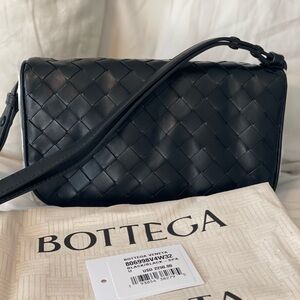 Auth Bottega Veneta Intrecciato Leather Shoulder Bag